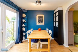 Kitchen/Breakfast Room- click for photo gallery